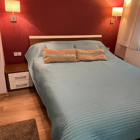 Janek Apartmán *